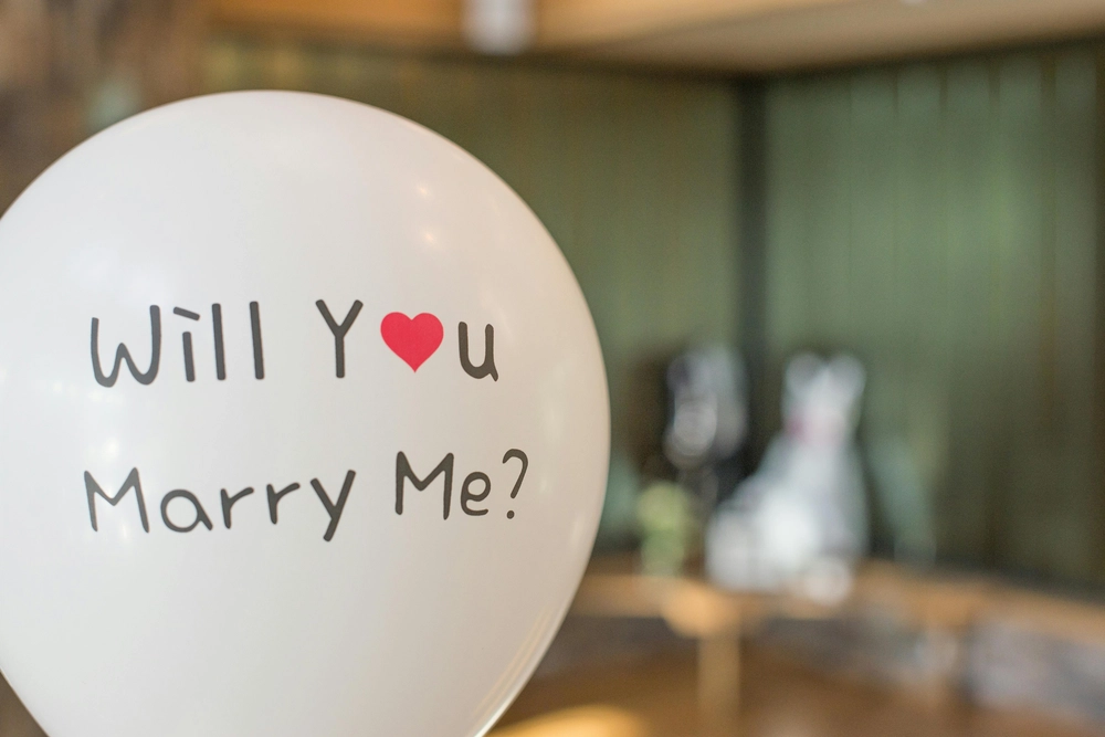How to Plan a Surprise Proposal on a Yacht in Dubai